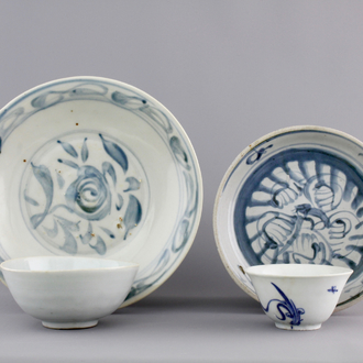 Two Chinese blue and white plates and two bowls, Ming Dynasty