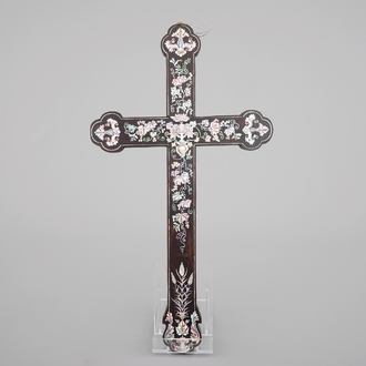 A Chinese mother of pearl inlaid Apostle Cross, 17/18th C., Macau (?)