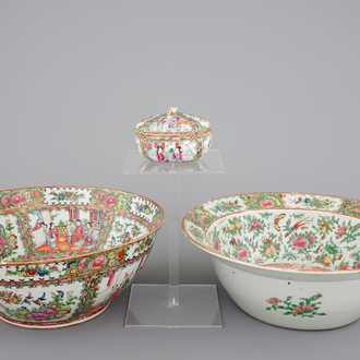 Two large Canton rose medallion bowls and a box with cover, 19th C.