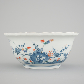 A fine Japanese porcelain Kakiemon bowl, 18th C.