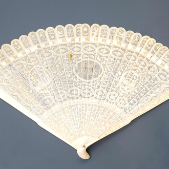 A Chinese carved ivory fan, Canton, 19th C.