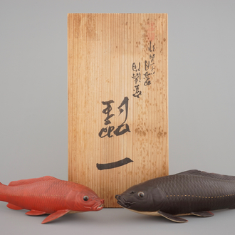 A set of Japanese koi-carps in wooden box, Onaka Suigetsu Kyujiro (1893-1975), 20th C.