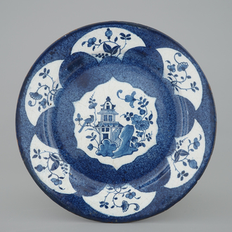 A blue and white English Delftware dish, Bristol, 18th C.