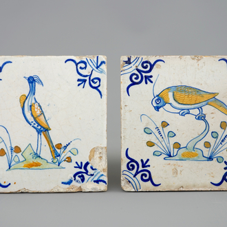 Deux carreaux polychromes aux décors d'oiseaux, 17ème