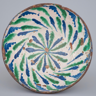 A polychrome Spanish bowl, Fajalauza, early 19th C.