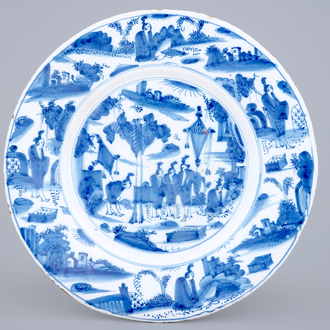 A blue and white Delftware chinoiserie dish, Haarlem, 17th C.