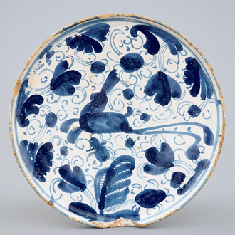 A blue and white Spanish pottery tazza with a hare, Teruel, 17th C.