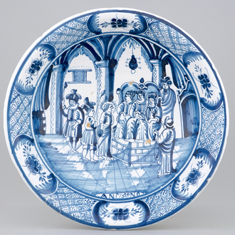 Un grand bol au décor religieux en majolique bleu et blanc de Harlingen, la Frise, 18ème