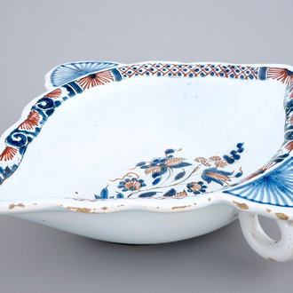 A French faience sauce boat, Rouen, 18th C.