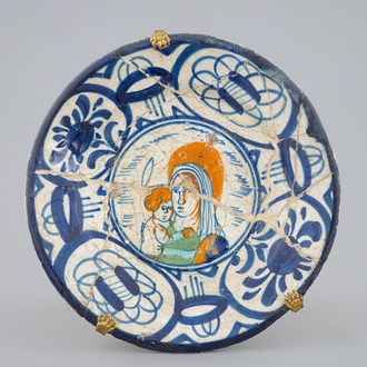 A Haarlem maiolica plate with the Virgin and Child, early 17th C.