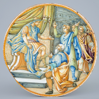 Un médaillon "Istoriato" en majolique italienne d'Urbino, ca. 1560