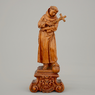 Une statuette de Saint François d'Assise en buis sculpté, 17ème
