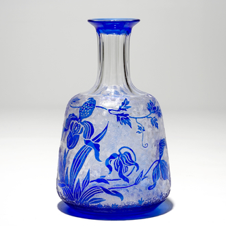 A fine engraved Val-Saint-Lambert crystal art nouveau vase, early 20th C.