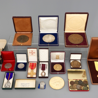 A collection of medals and coins, 17/20th C.