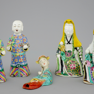 A collection of five unusual Chinese famille rose figures, 18/19th C.
