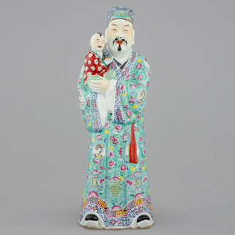 Une grande figure d'un immortel en porcelaine de Chine famille rose, 19/20ème