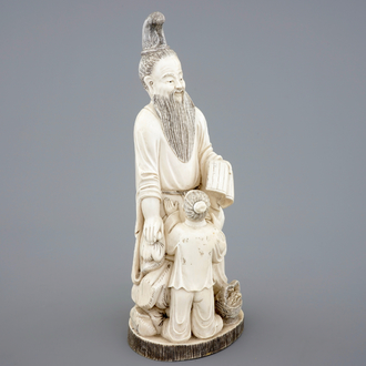 Un sage avec un enfant en ivoire sculpté, Chine, 19ème