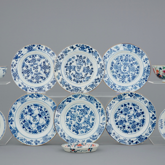 Een lot Chinees blauw-wit, famille rose en Imari porselein, Qianlong, 18e eeuw