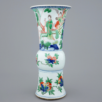 Un vase en porcelaine de Chine wucai de forme gu, Shunzhi, vers 1660