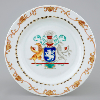 Une assiette armoiriée pour le marché hollandais en porcelaine de Chine, Qianlong, 18ème