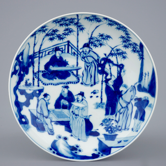 Une assiette en porcelaine de Chine bleu et blanc, marque de Xuande, Yongzheng, 1723-1735