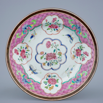 A Chinese famille rose plate with butterflies, Qianlong, 18th C.