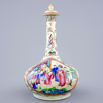 Un vase et son couvercle en porcelaine de Chine famille rose de Canton, 19ème