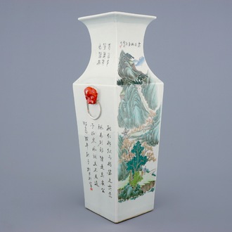 Un vase carré en porcelaine de Chine à décor qianjiang cai et famille rose, 19/20ème
