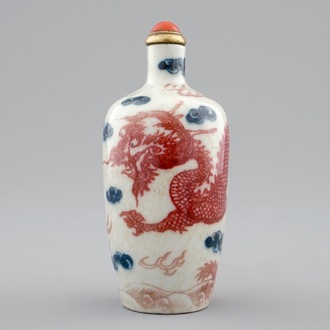 A Chinese blue, white and underglaze red snuff bottle, 18/19th C.