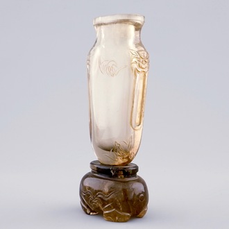 Un vase en cristal de rocher chinois, 19ème