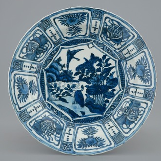 Een blauw-witte kraak porseleinen schotel met eenden, Wanli, 1573-1619
