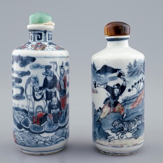 Two Chinese blue, white and underglaze red snuff bottles, 19/20th C.