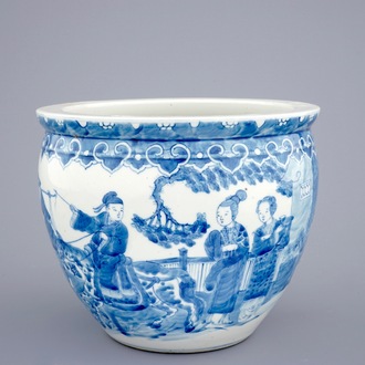 Un petit aquarium en porcelaine de Chine bleu et blanc, 19ème