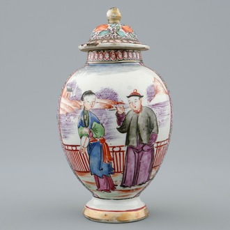 Une boîte à thé en porcelaine de Chine à décor mandarin, Qianlong, 18ème
