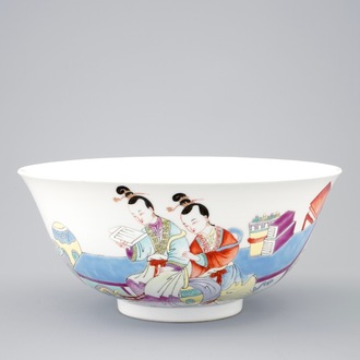 Un bol en porcelaine de Chine famille rose, marque Yongzheng, 19/20ème