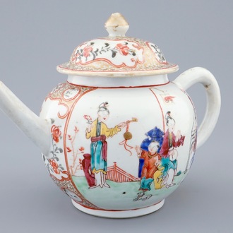Une théière en porcelaine de Chine à décor mandarin, Qianlong, 18ème