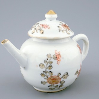 A Chinese grisaille and gilt miniature teapot, Qianlong, 18th C.