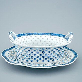A Chinese blue and white pierced basket on stand, Qianlong, 18th C.
