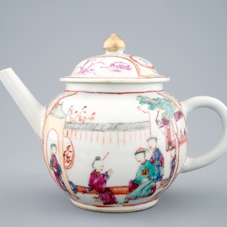 Une théière en porcelaine de Chine à décor mandarin, Qianlong, 18ème