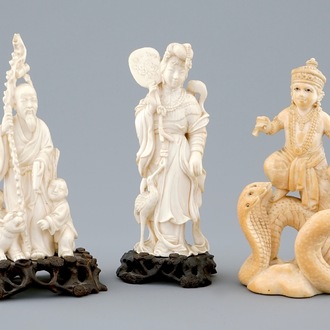 Un lot de 3 figures en ivoire, Inde et Chine, début du 20ème