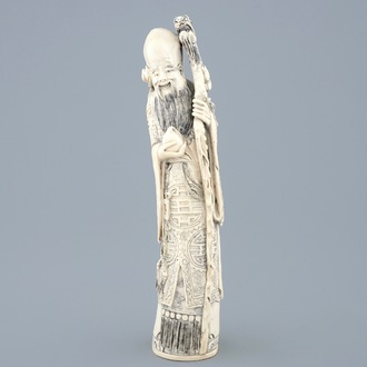 Une figure de Shou Lao en ivoire sculpté, Chine, fin du 19ème