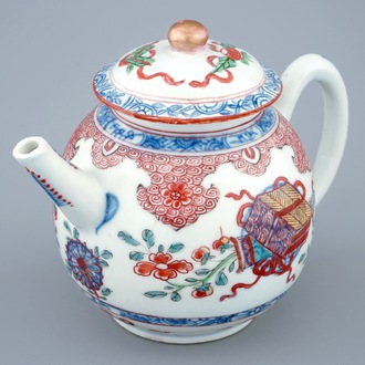 Une théière en porcelaine de Chine surdécoré de type Amsterdams bont, Kangxi