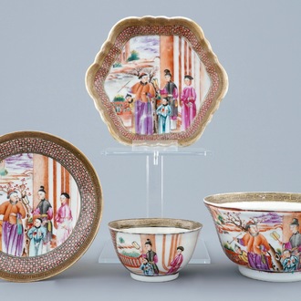 Un ensemble en porcelaine de Chine de type mandarin incl. une tasse et soucoupe, un bol et un support de théière, Qianlong