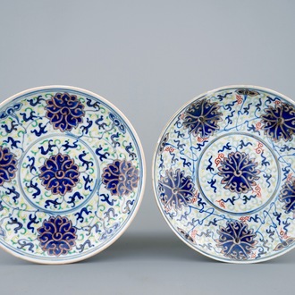A pair of Chinese doucai lotus scroll plates with Guangxu mark, 19/20th C.