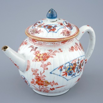 A ribbed Chinese Imari-style teapot and cover, Kangxi