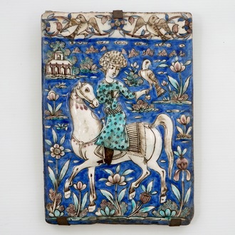 Un carreau rectangulaire au fauconnier, art qajar, Iran, 19ème