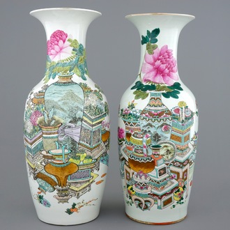 Deux vases en porcelaine de Chine à décor qianjiang cai d'objets précieux, 19/20ème
