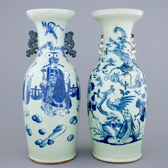 Twee Chinese vazen met blauw-wit decor op celadon fond, 19e eeuw