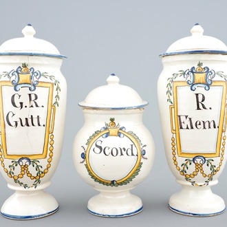 Trois pots de pharmacie couverts polychromes, Haguenau, France, 18ème