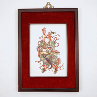 Une plaque en porcelaine de Chine famille rose à décor de Qin Shubao, 19/20ème